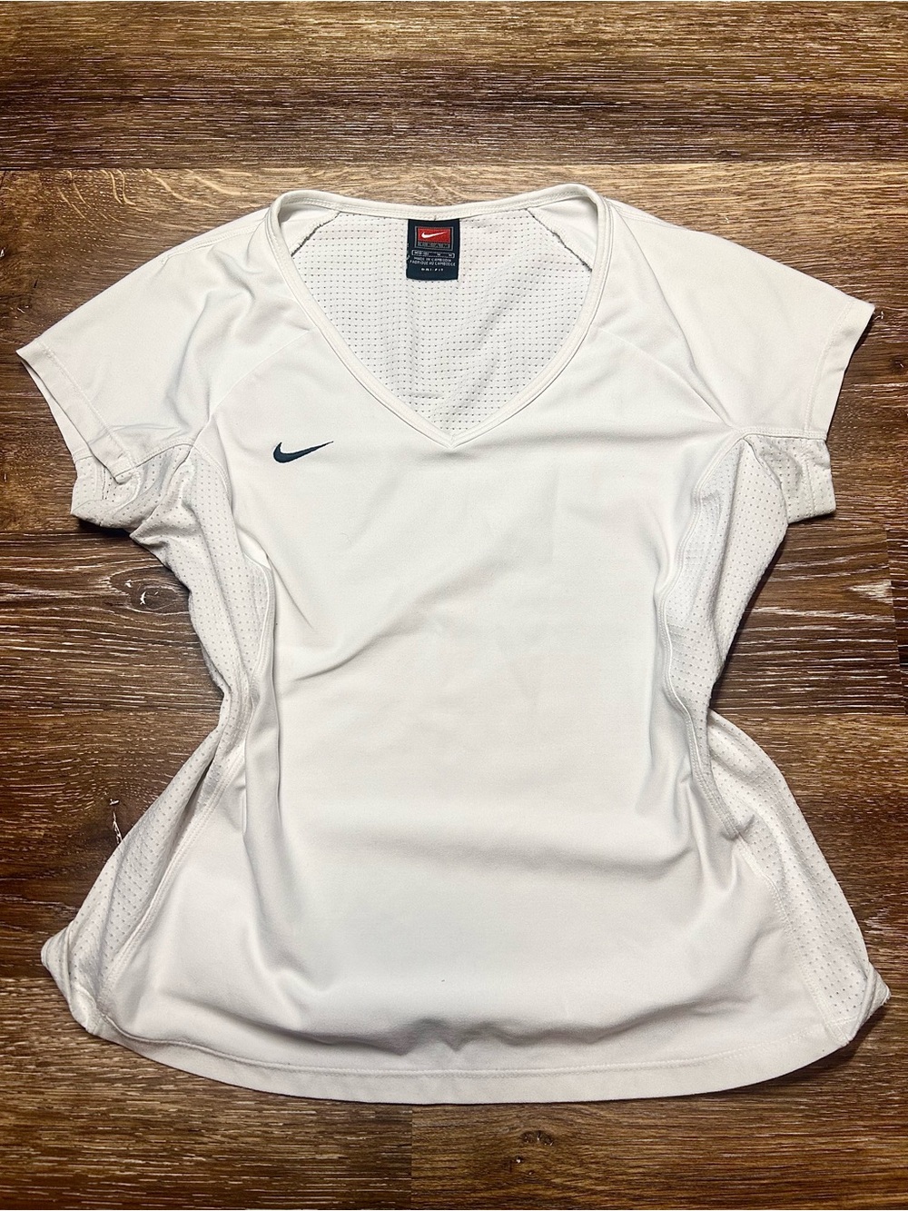 Nike Dri-FIT White Mesh V-Neck Athletic Top 🤍